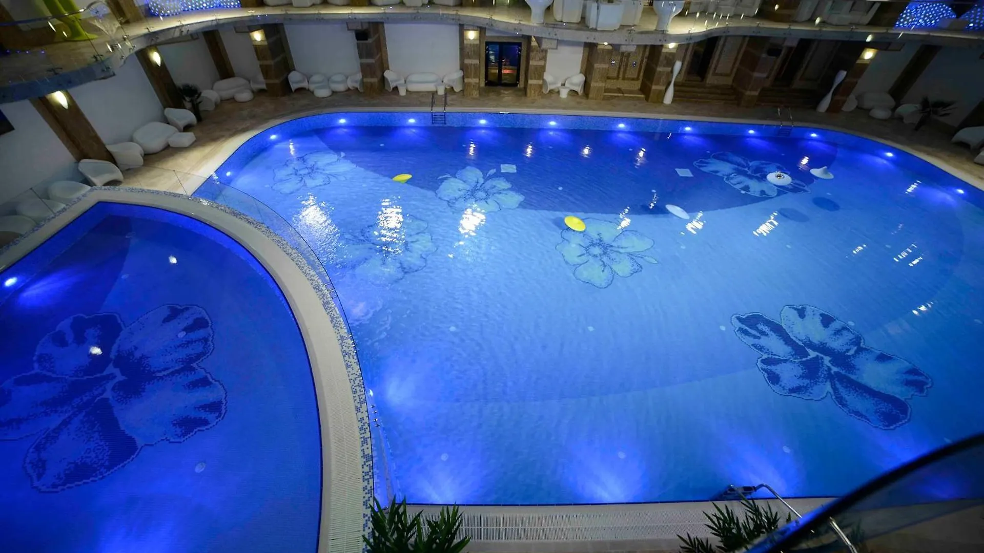 Luxury 2 Rooms Free Parking Air Conditioning Espresso Netflix Superb Modern Bright View Balcony Self Check In Militari Boekarest 0*,  Roemenië